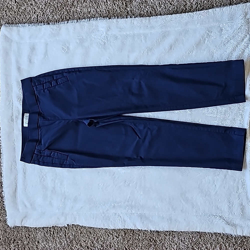 Woman ankle lenght dress pants